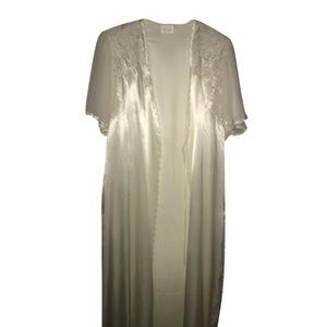 NWOT Vintage Bill Tice Robe